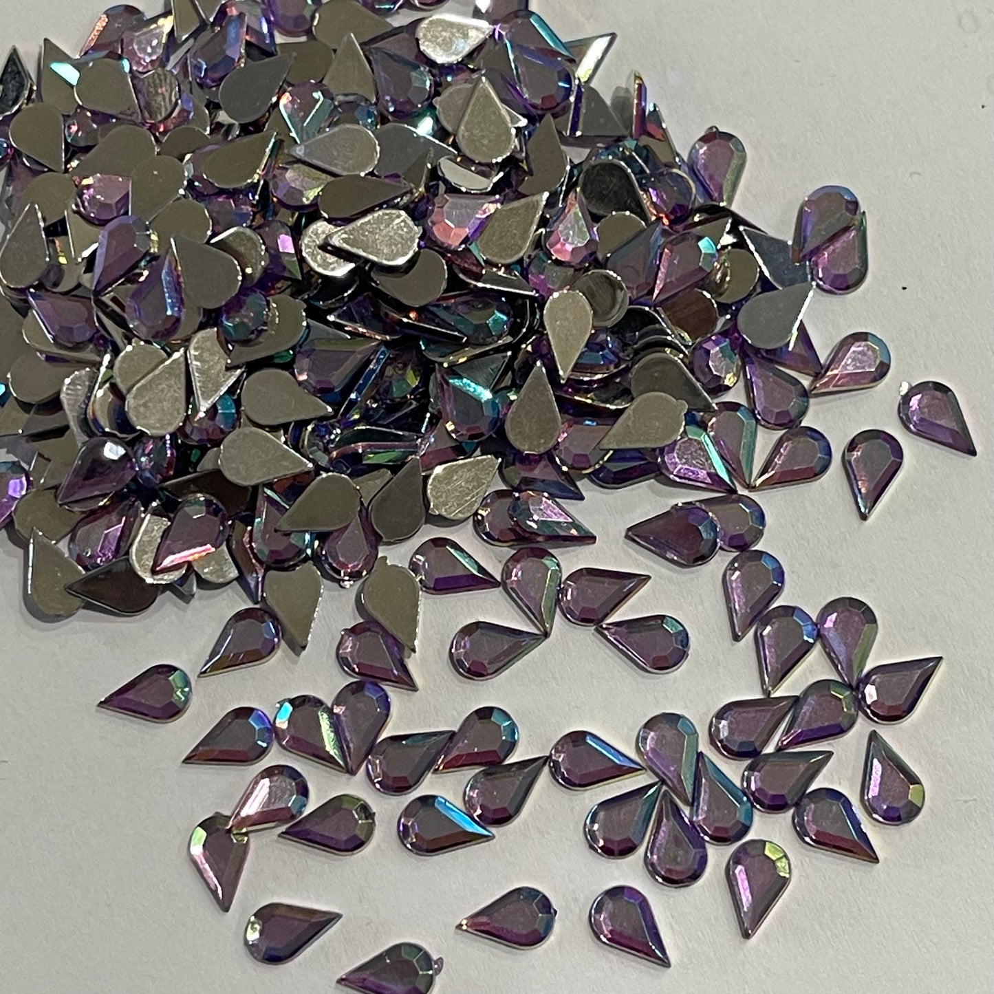 8mm Tear Drop - Light Purple AB (Glue on)