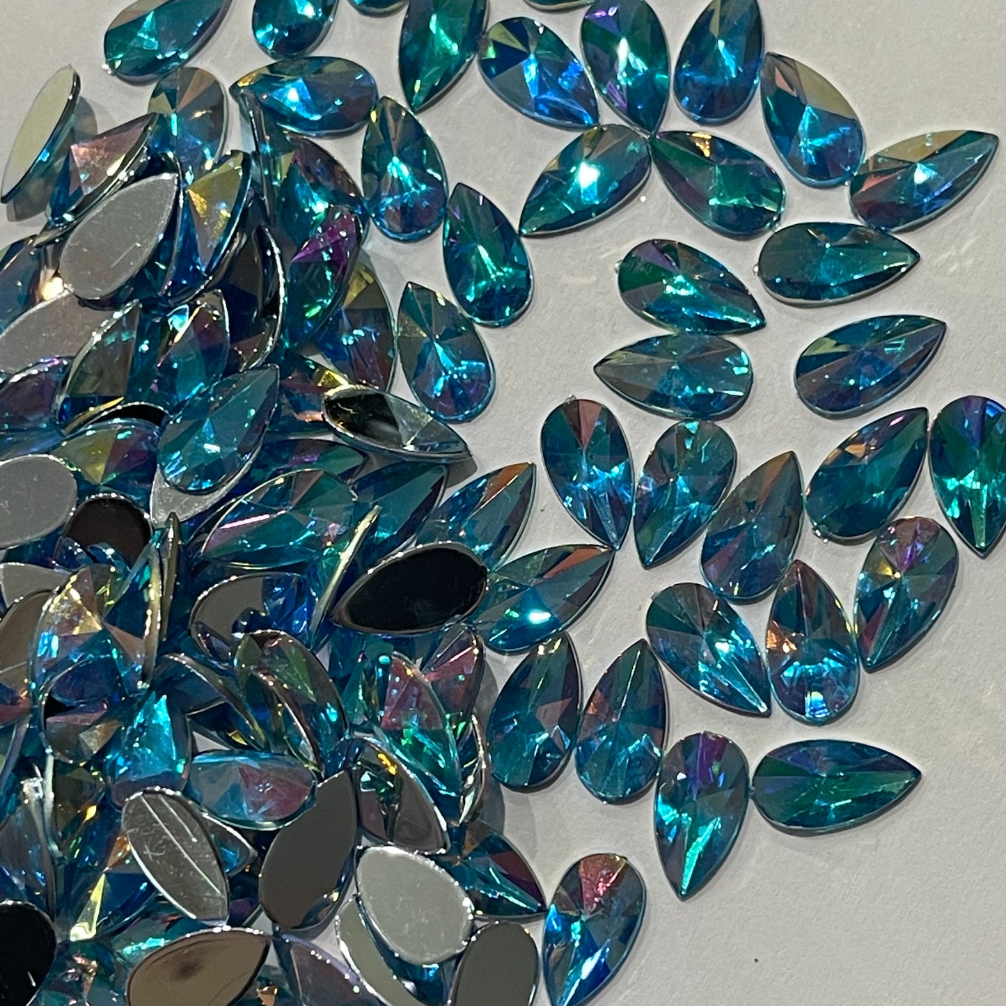 13mm Tear Drop - Aquamarine AB - Glue On