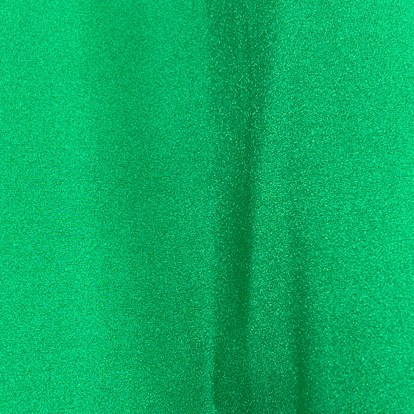 Kelly Green Shiny Nylon Spandex - 67cm remnant