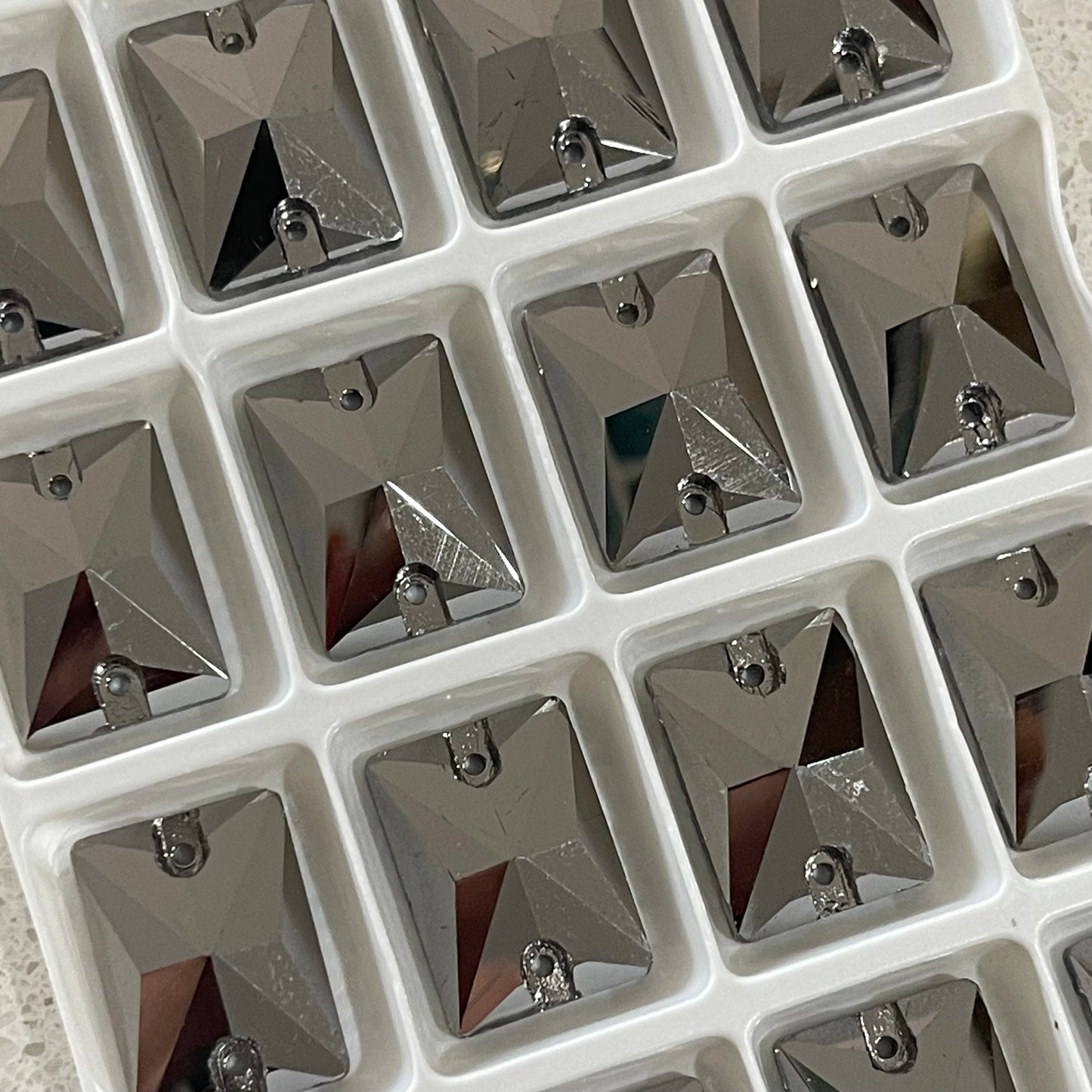 Rectangle 18mm, Jet Hematite