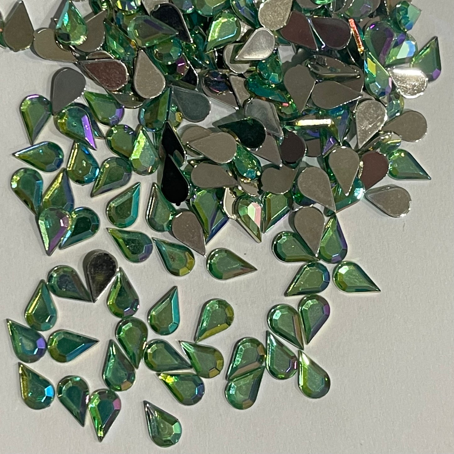 8mm Tear Drop - Peridot AB - Glue On