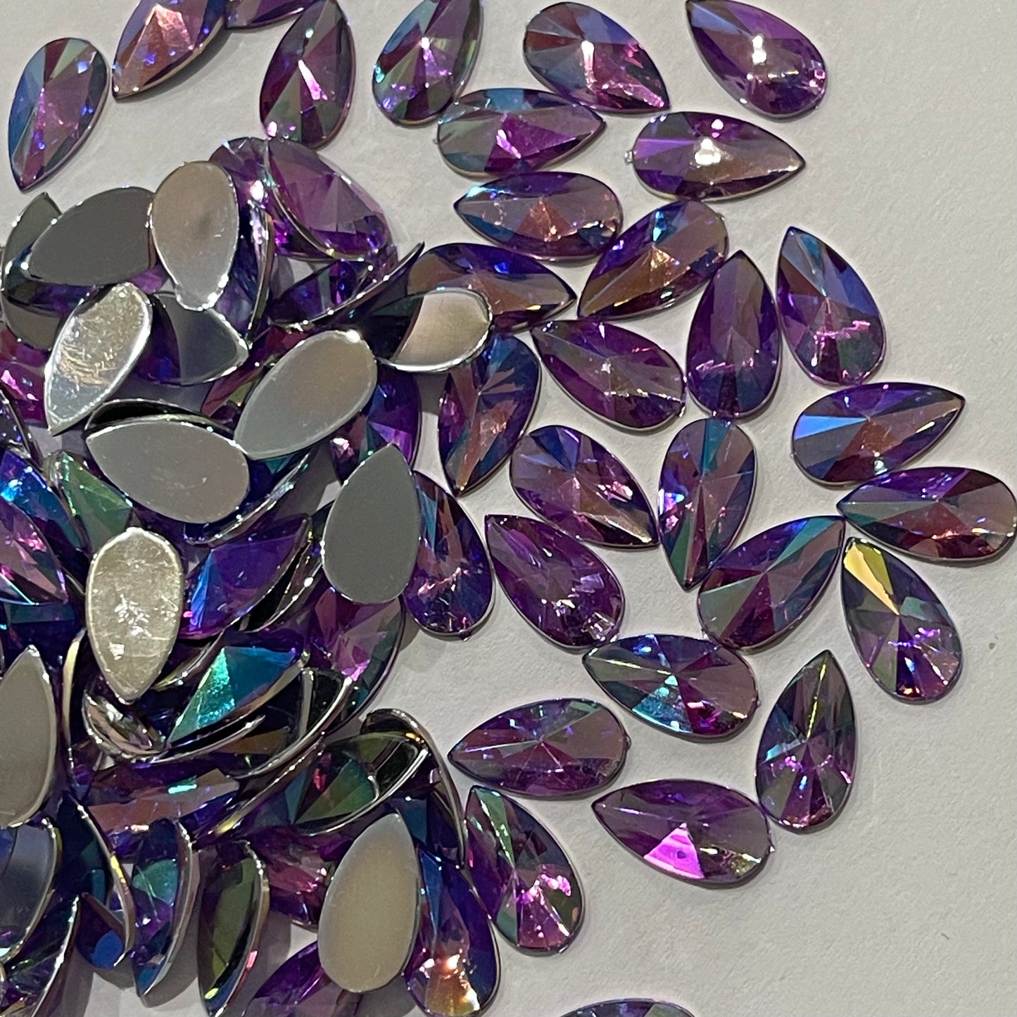 13mm Tear Drop - Light Purple AB - Glue On