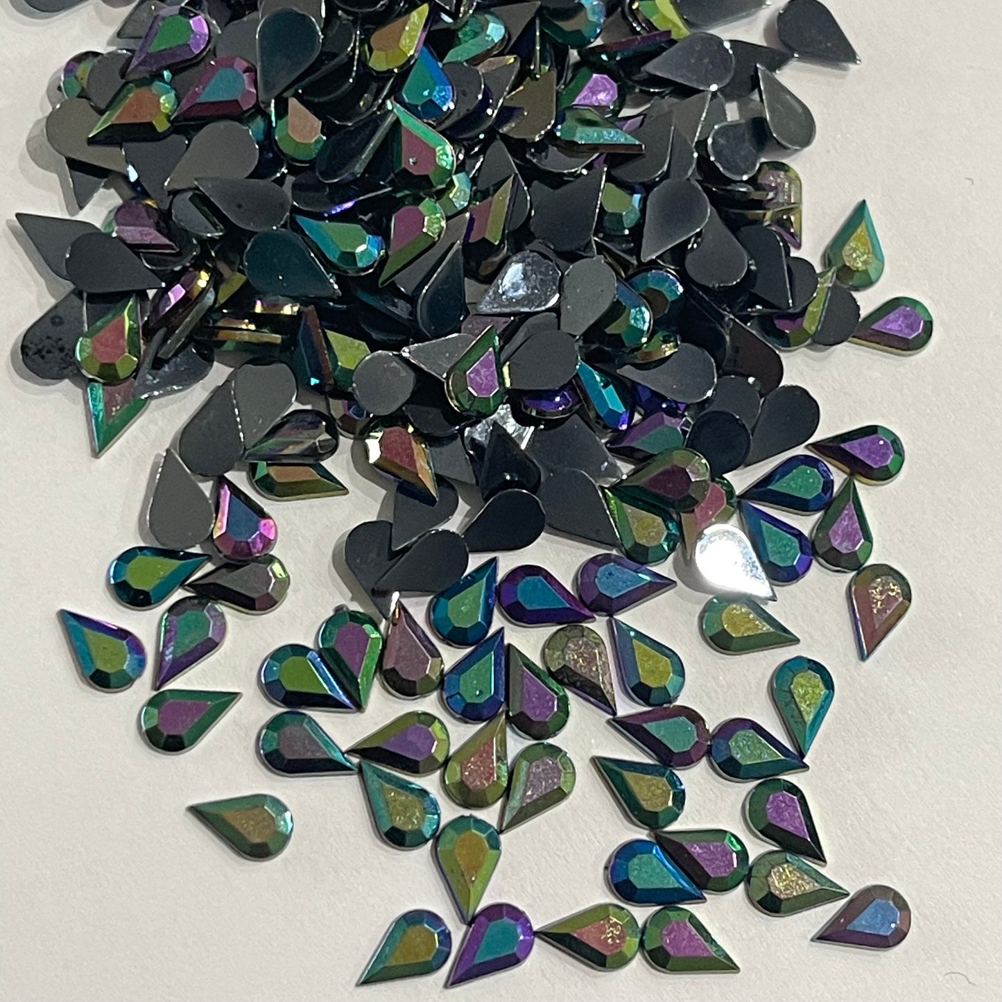 6mm Tear Drop - Black AB (Glue on)