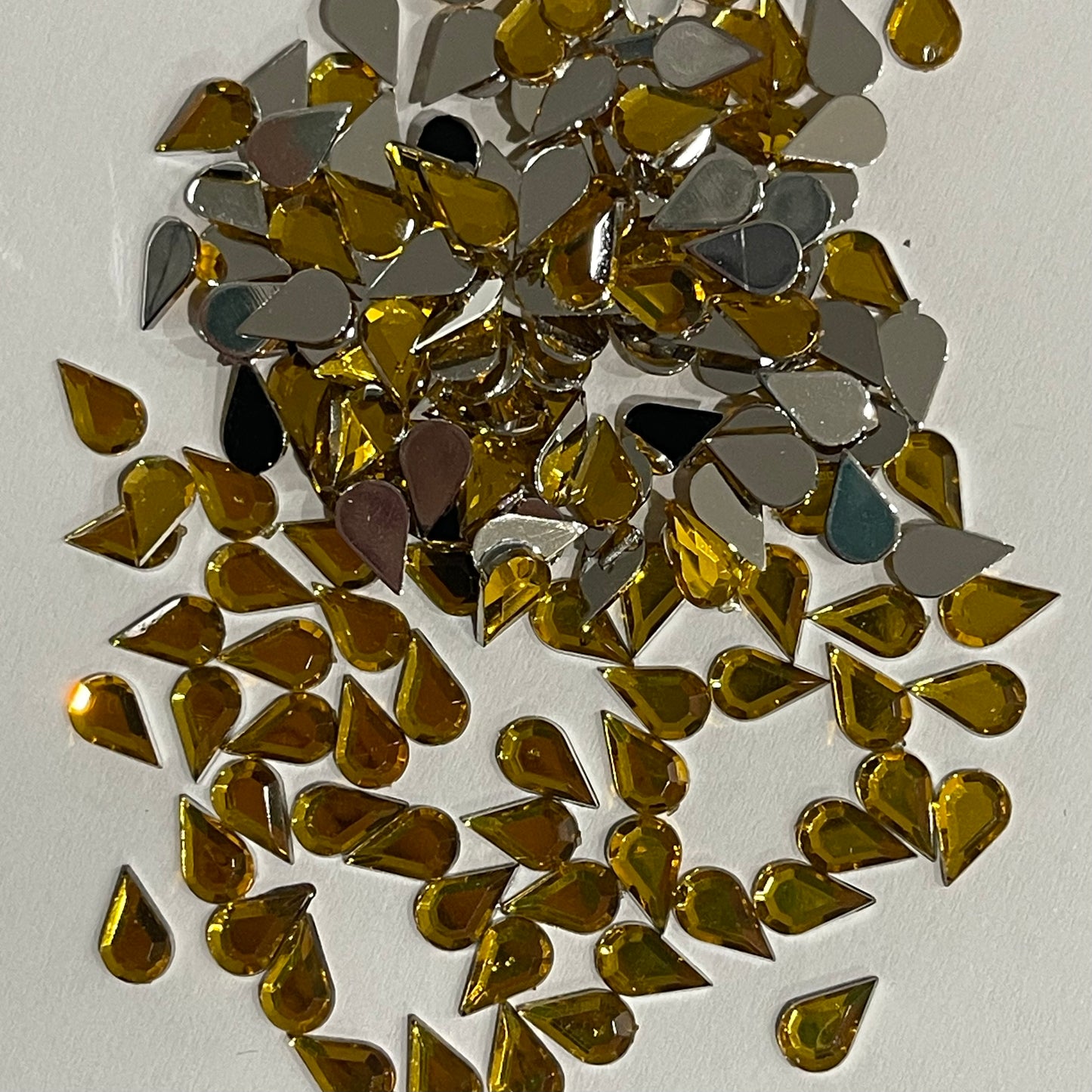 6mm Tear Drop - Topaz Yellow (Glue on)