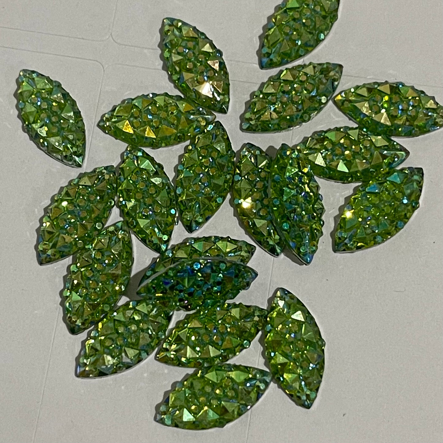 15mm, Horseeye Textured - Peridot