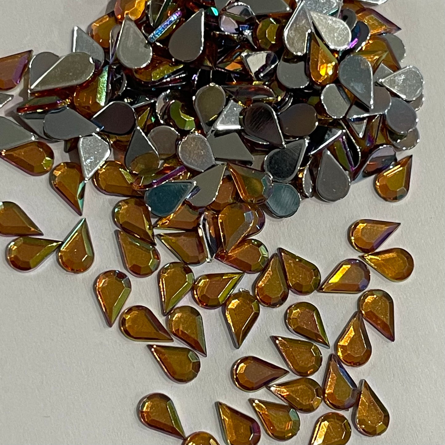 8mm Tear Drop - Hyacinth AB (Glue on)