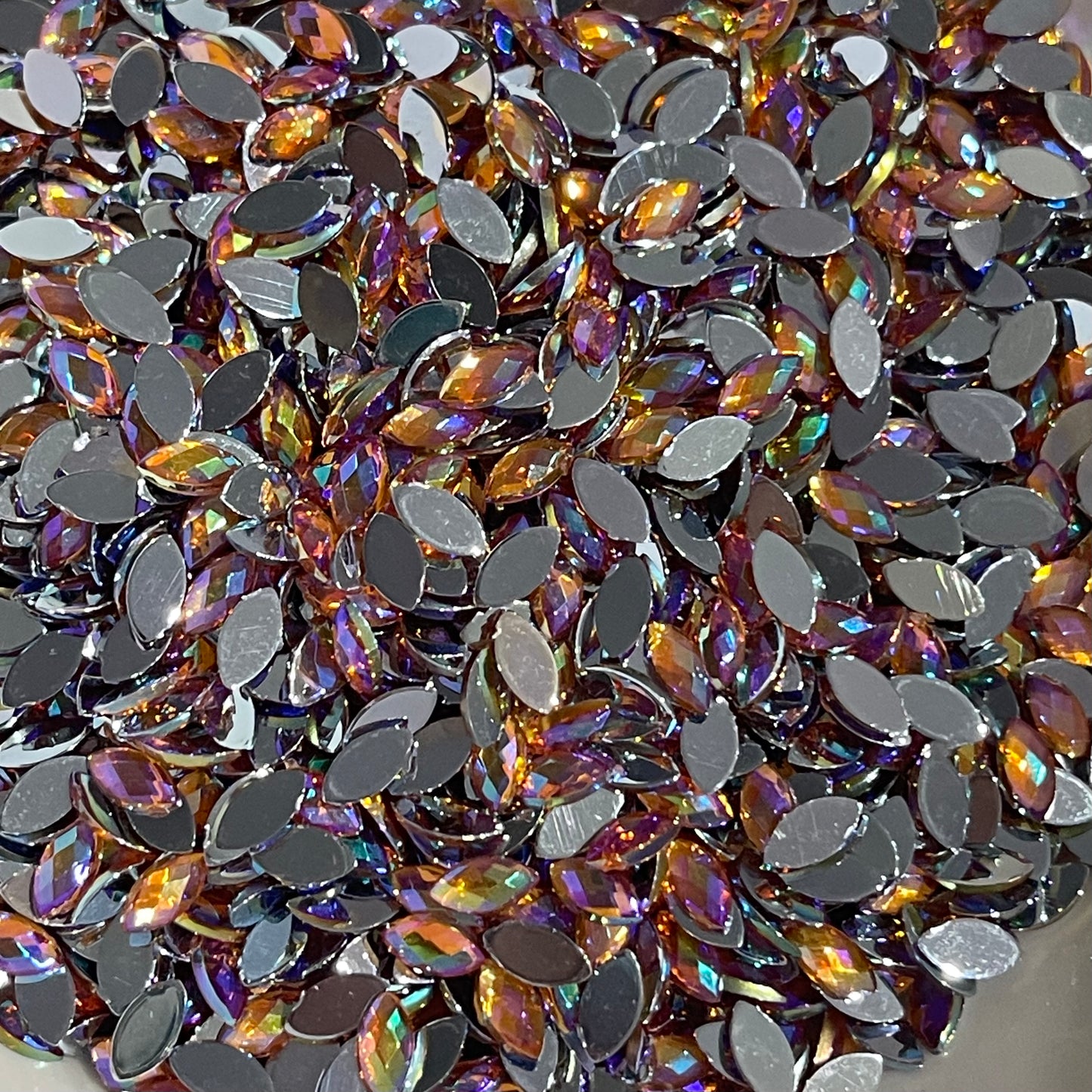 6mm Horseeye - Hyacinth AB (Glue on)