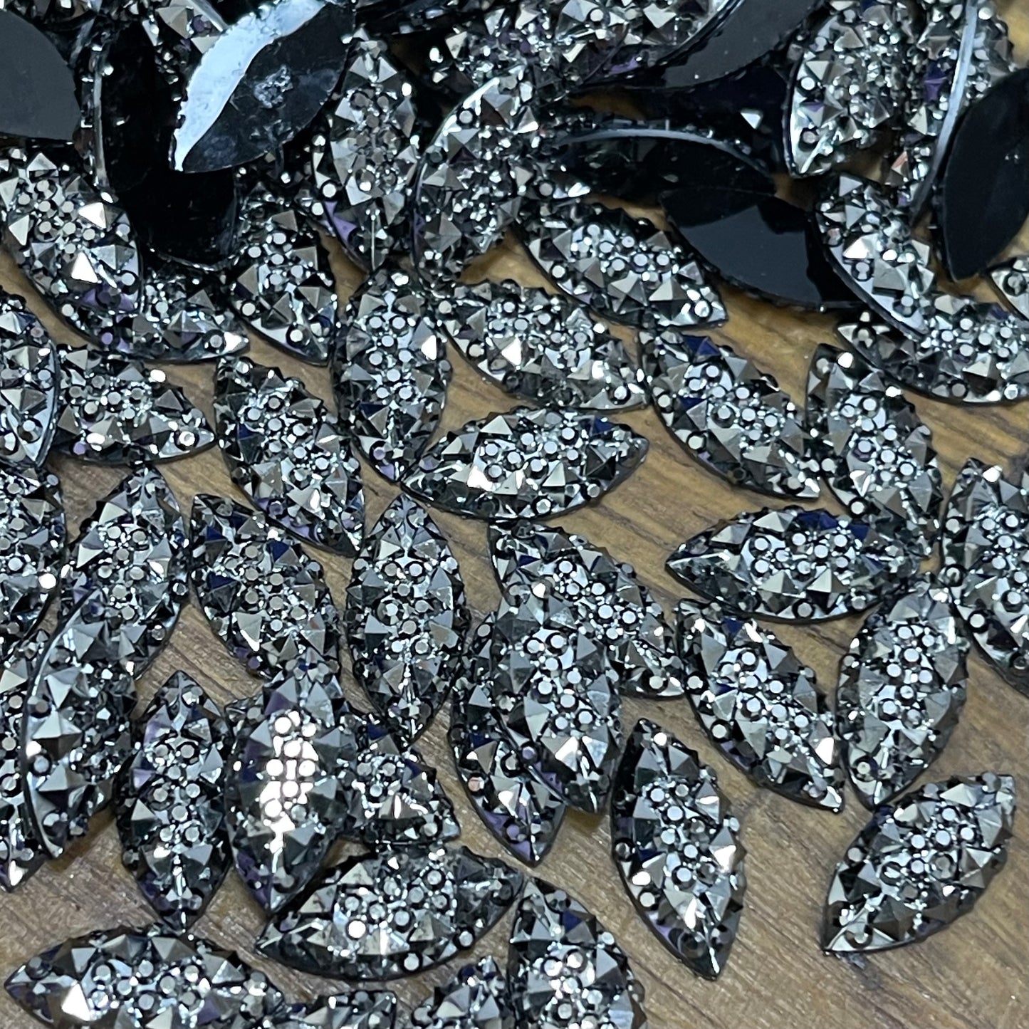 15mm, Horseeye Textured - Silver Hematite