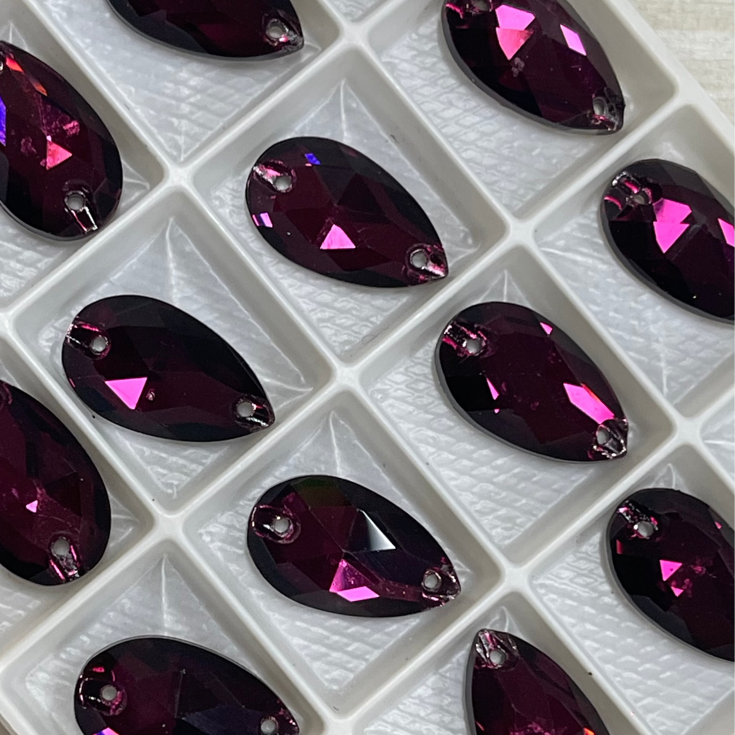 18mm Tear Drop - Amethyst - Glass - Sew On
