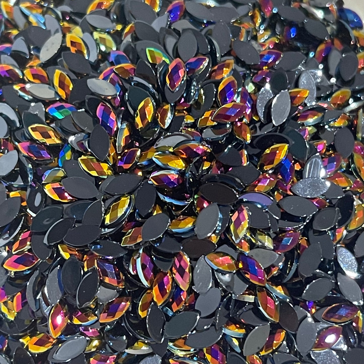 6mm Horseeye - Black AB (Glue on)