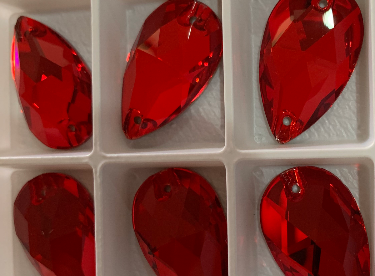 28mm Tear Drop - Light Siam - Glass