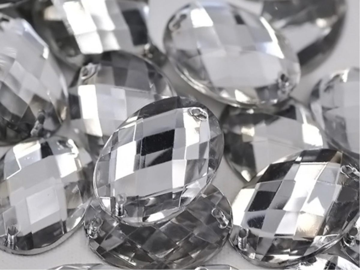 14mm Oval - Clear - Acrylic - Sew On