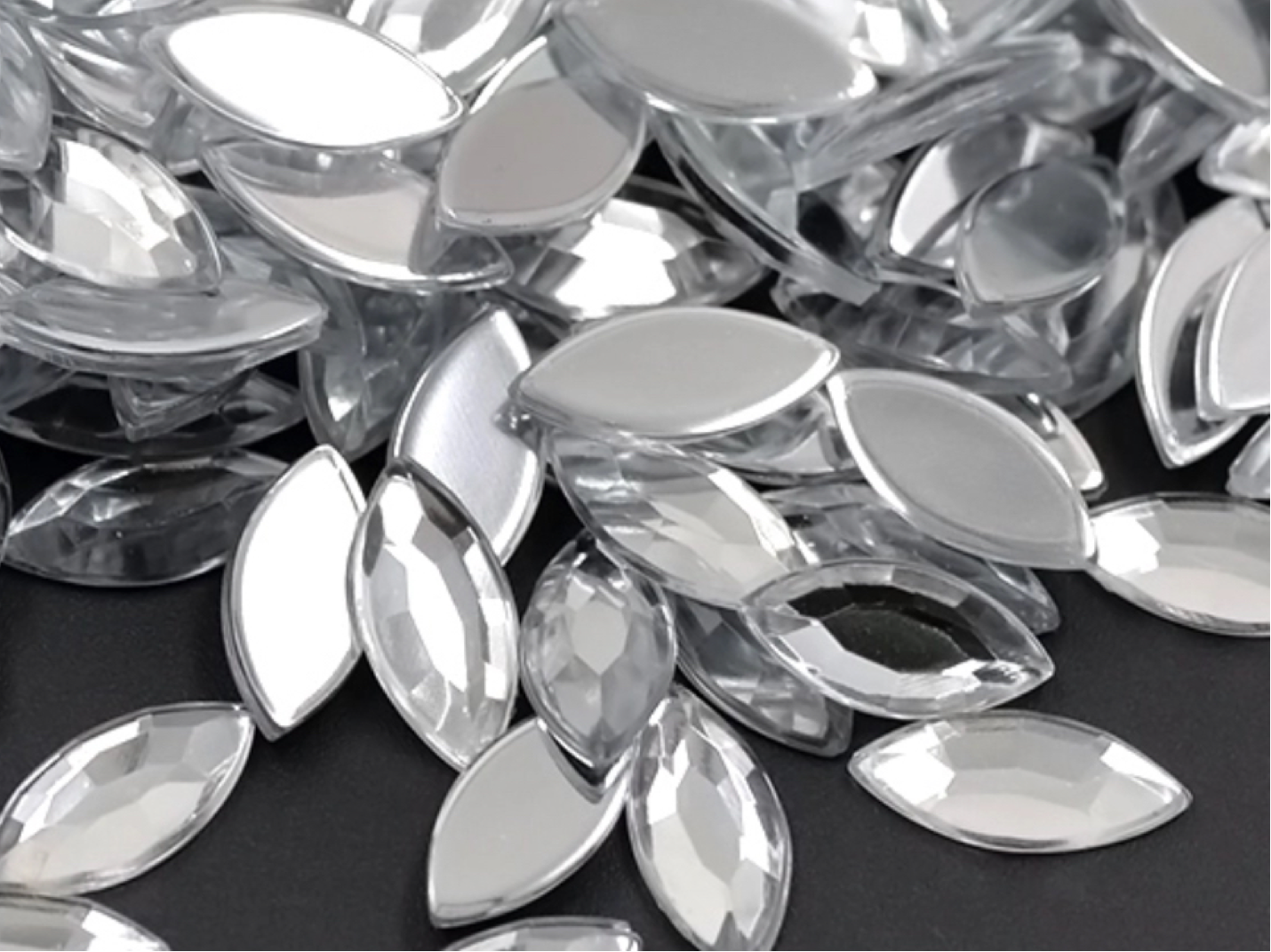 15mm Horse Eye - Clear - Glue On