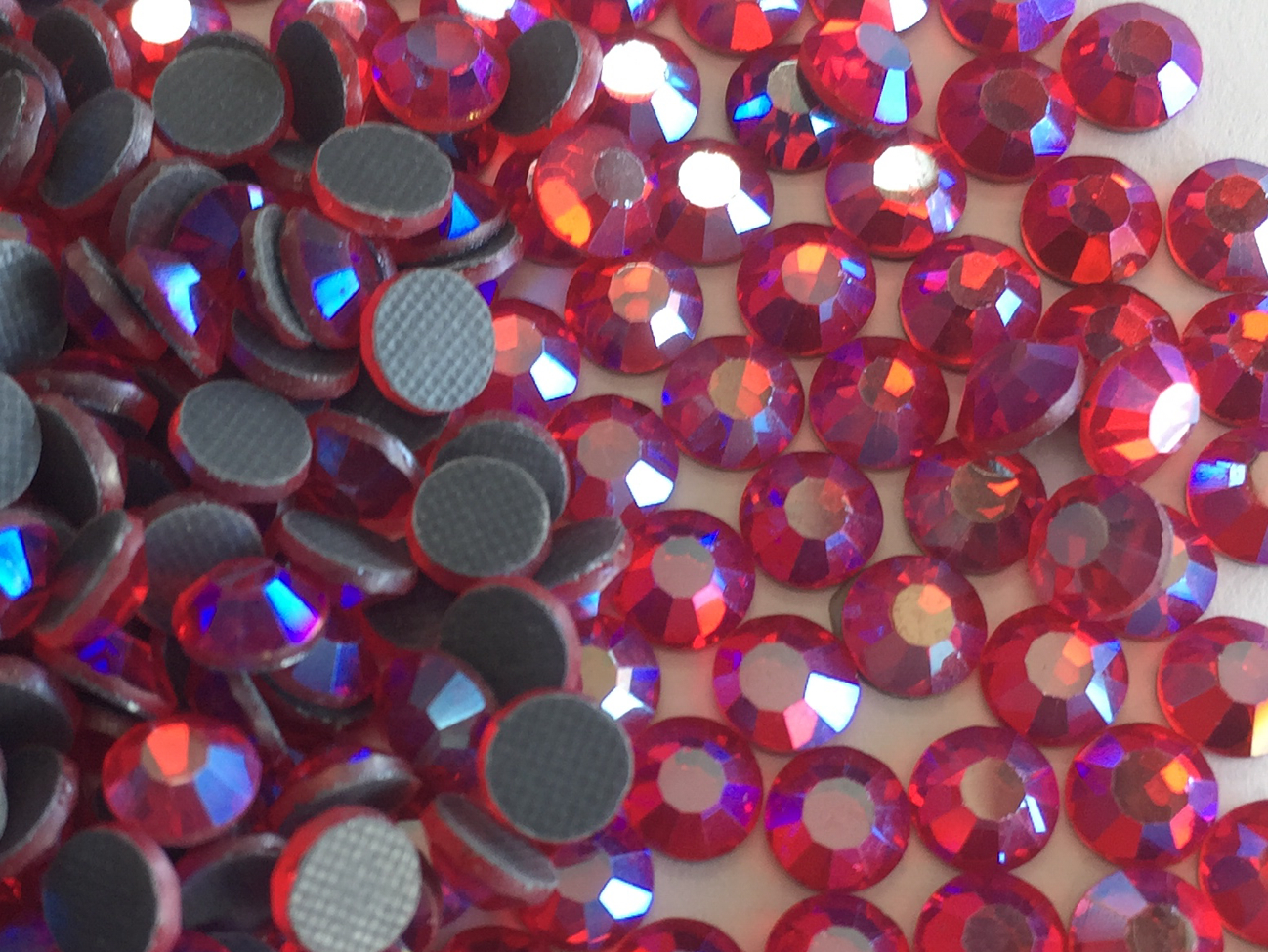 Light Siam AB - DMC Hotfix Diamante Crystals