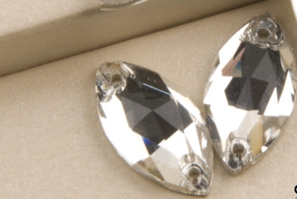 18mm Navette - Clear - Glass