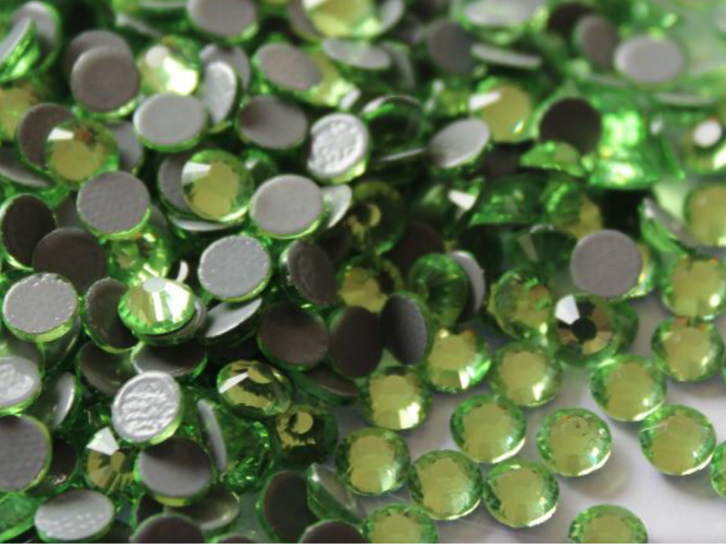 Peridot - AAA Hotfix Diamante Crystals
