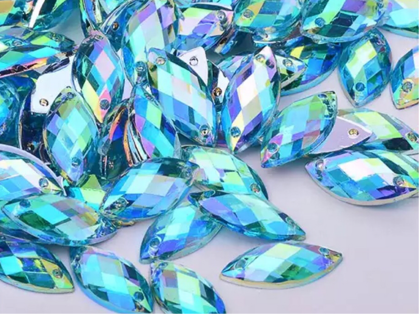 15mm Horse Eye - Aquamarine AB - Sew On