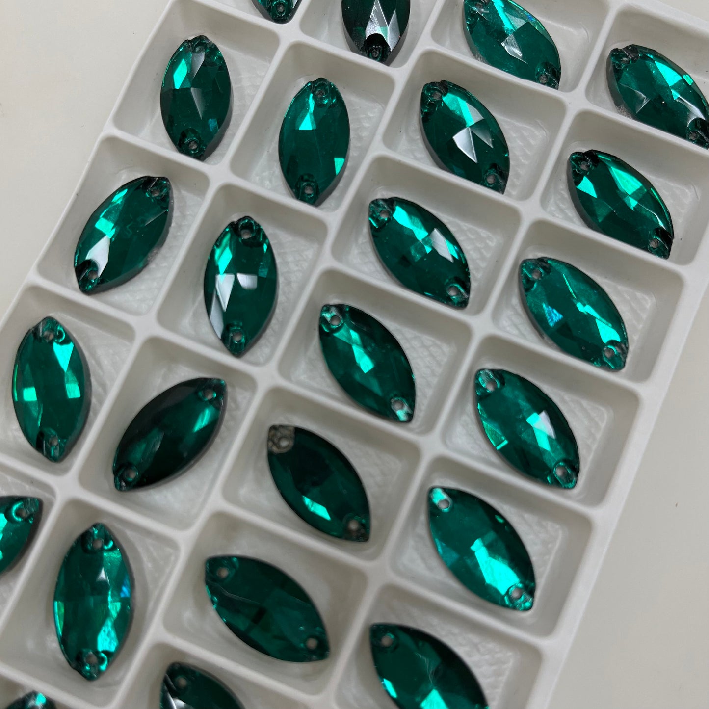 15mm Navette - Dark Emerald - Sew On