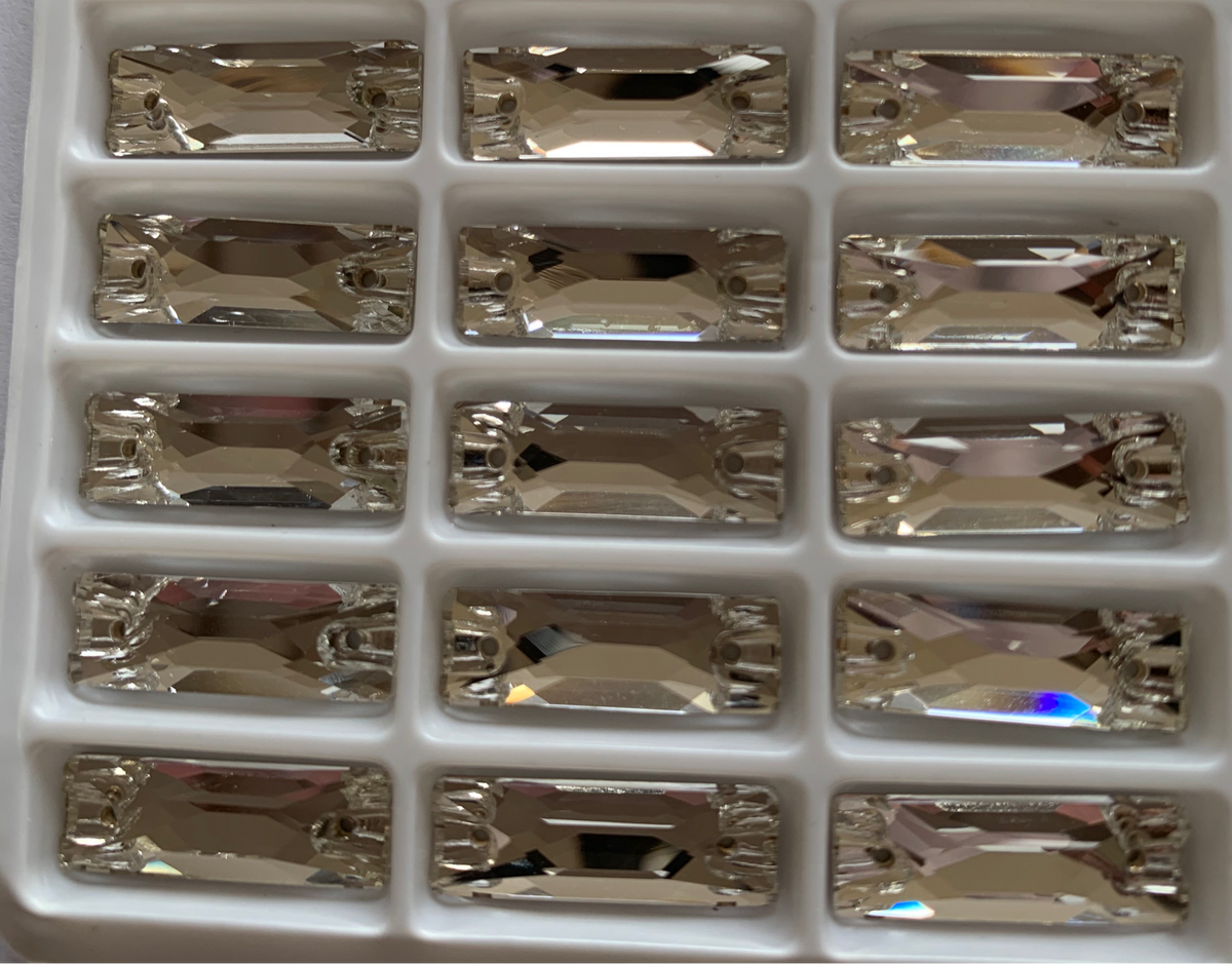 18mm Cosmic Baguette - Clear