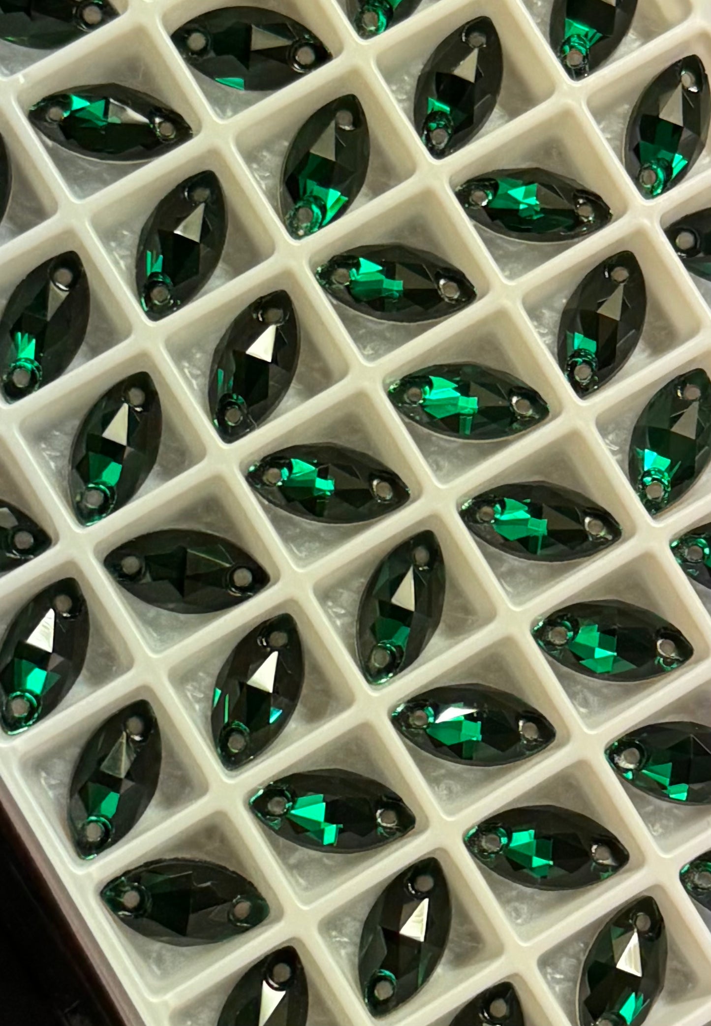 12mm Navette - Emerald - Glass