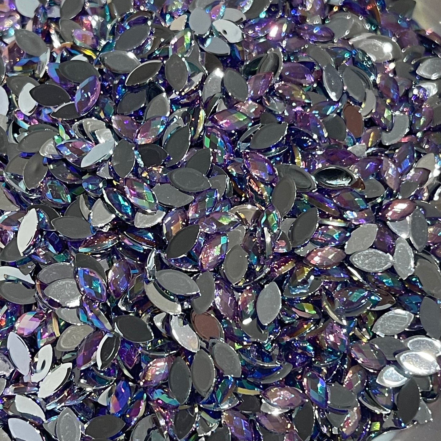 6mm Horseeye - Light Purple AB  (Glue on)
